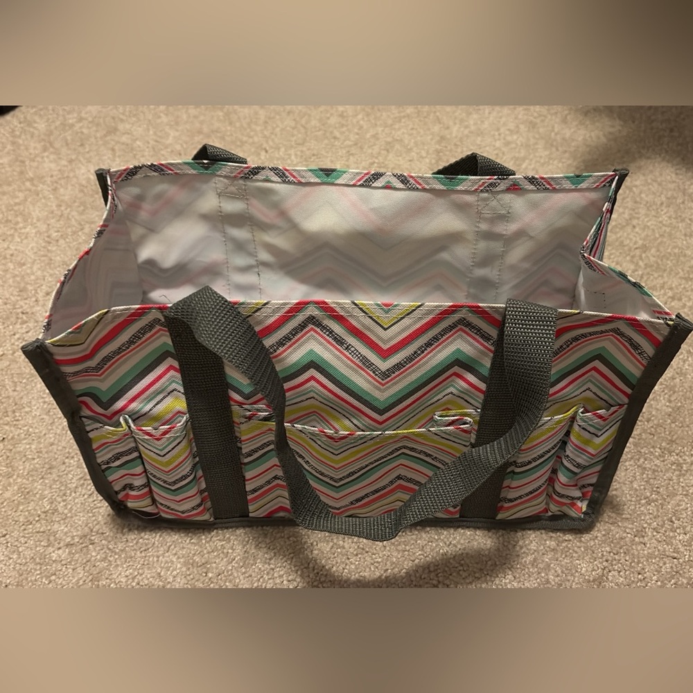 Barely used Thirty-One Chevron Stripe Organizer Tote Bag in Multi-Color